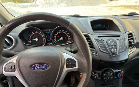 Ford Fiesta, 2015 год, 895 000 рублей, 9 фотография