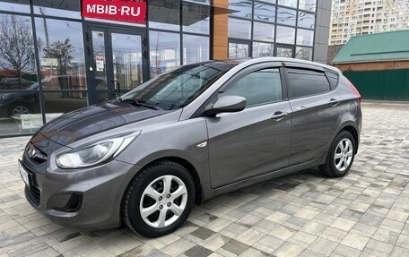 Hyundai Solaris II рестайлинг, 2011 год, 710 000 рублей, 1 фотография