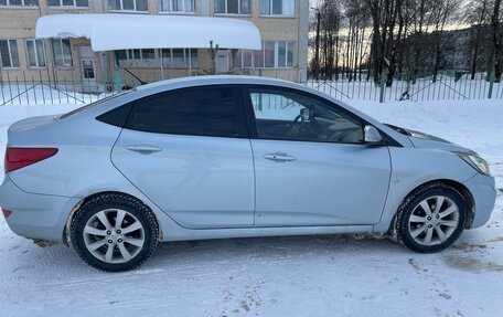 Hyundai Solaris II рестайлинг, 2013 год, 500 000 рублей, 6 фотография