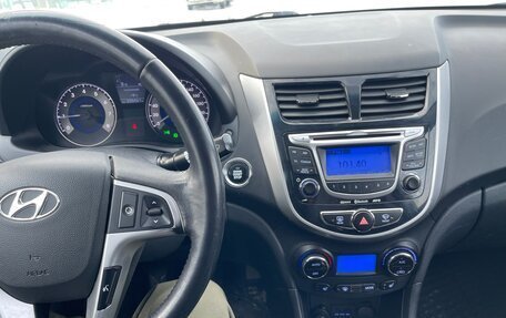 Hyundai Solaris II рестайлинг, 2013 год, 500 000 рублей, 15 фотография