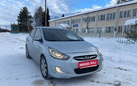 Hyundai Solaris II рестайлинг, 2013 год, 500 000 рублей, 3 фотография