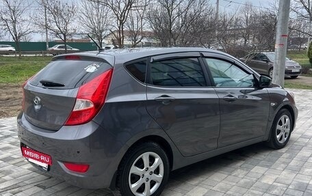 Hyundai Solaris II рестайлинг, 2011 год, 710 000 рублей, 3 фотография