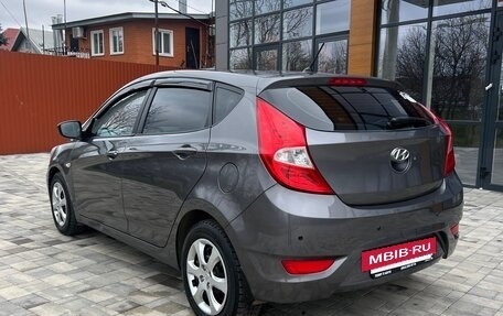 Hyundai Solaris II рестайлинг, 2011 год, 710 000 рублей, 2 фотография