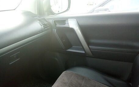 Toyota Land Cruiser Prado 150 рестайлинг 2, 2012 год, 3 500 000 рублей, 6 фотография