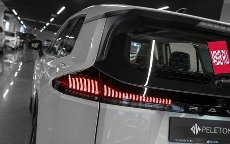 Toyota RAV4, 2025 год, 4 950 000 рублей, 29 фотография