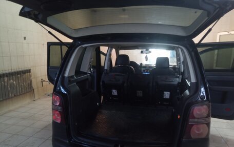 Volkswagen Touran III, 2008 год, 750 000 рублей, 12 фотография