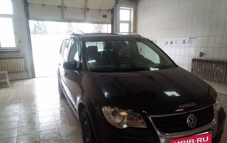 Volkswagen Touran III, 2008 год, 750 000 рублей, 5 фотография