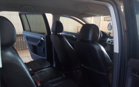 Volkswagen Touran III, 2008 год, 750 000 рублей, 21 фотография