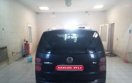 Volkswagen Touran III, 2008 год, 750 000 рублей, 26 фотография