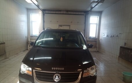 Volkswagen Touran III, 2008 год, 750 000 рублей, 28 фотография