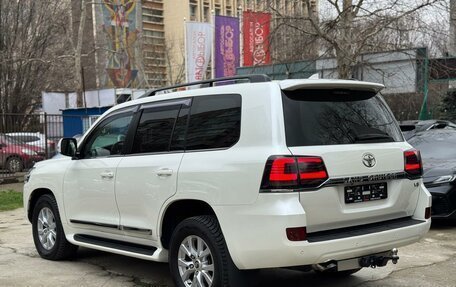 Toyota Land Cruiser 200, 2016 год, 5 990 000 рублей, 2 фотография