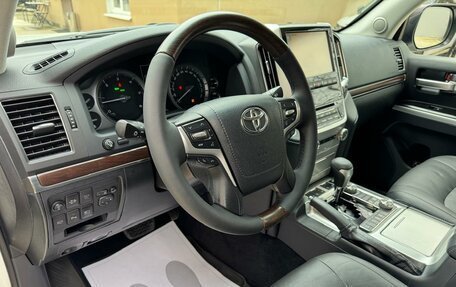Toyota Land Cruiser 200, 2016 год, 5 990 000 рублей, 18 фотография