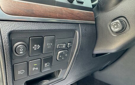 Toyota Land Cruiser 200, 2016 год, 5 990 000 рублей, 19 фотография