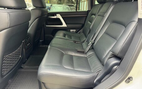 Toyota Land Cruiser 200, 2016 год, 5 990 000 рублей, 36 фотография