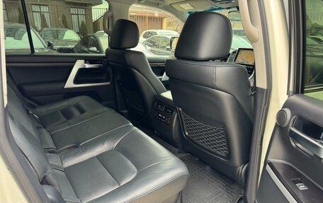 Toyota Land Cruiser 200, 2016 год, 5 990 000 рублей, 33 фотография