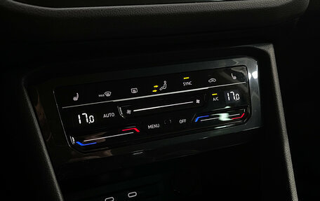 Volkswagen Tiguan II, 2021 год, 3 350 000 рублей, 18 фотография