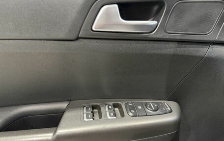 KIA Sportage IV рестайлинг, 2020 год, 2 119 000 рублей, 21 фотография