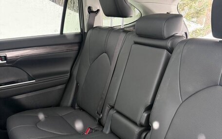 Toyota Highlander, 2025 год, 5 290 000 рублей, 32 фотография