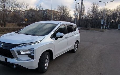 Mitsubishi Xpander, 2023 год, 2 300 000 рублей, 3 фотография