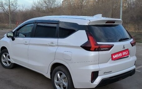 Mitsubishi Xpander, 2023 год, 2 300 000 рублей, 2 фотография
