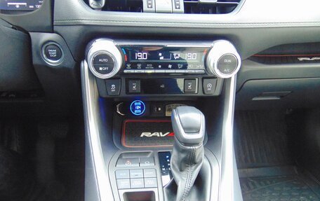 Toyota RAV4, 2024 год, 4 000 000 рублей, 19 фотография