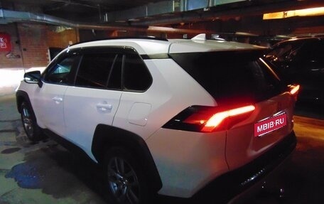 Toyota RAV4, 2024 год, 4 000 000 рублей, 9 фотография