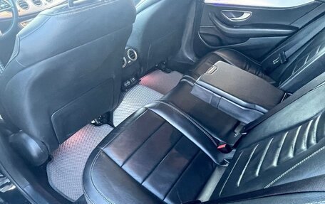 Mercedes-Benz E-Класс, 2019 год, 2 900 000 рублей, 7 фотография