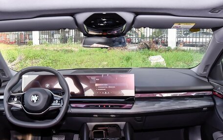 BMW 5 серия, 2025 год, 8 087 310 рублей, 5 фотография