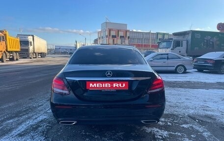 Mercedes-Benz E-Класс, 2019 год, 2 900 000 рублей, 3 фотография