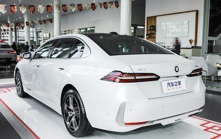 BMW 5 серия, 2025 год, 8 087 310 рублей, 3 фотография