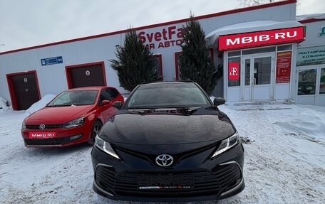 Toyota Camry, 2021 год, 3 300 000 рублей, 1 фотография