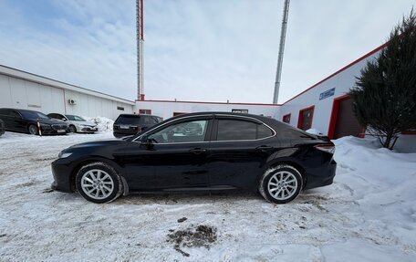 Toyota Camry, 2021 год, 3 300 000 рублей, 2 фотография