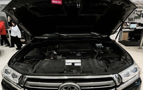 Toyota Land Cruiser 200, 2016 год, 6 550 000 рублей, 9 фотография