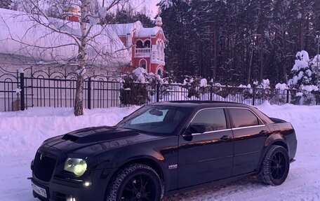 Chrysler 300C II, 2004 год, 1 800 000 рублей, 3 фотография