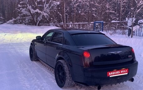 Chrysler 300C II, 2004 год, 1 800 000 рублей, 5 фотография