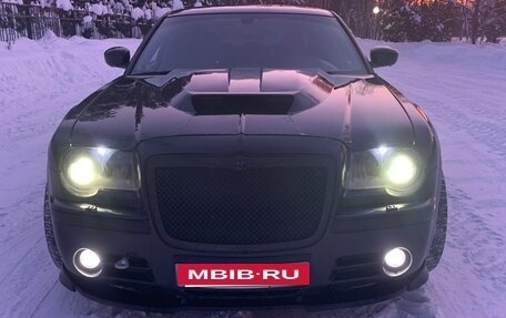 Chrysler 300C II, 2004 год, 1 800 000 рублей, 2 фотография