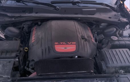 Chrysler 300C II, 2004 год, 1 800 000 рублей, 18 фотография