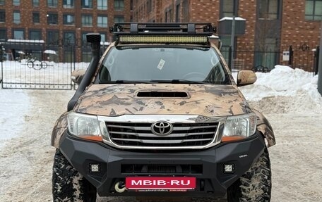 Toyota Hilux VII, 2013 год, 3 199 000 рублей, 2 фотография