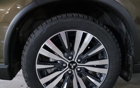 Mitsubishi Outlander III рестайлинг 3, 2021 год, 2 500 000 рублей, 5 фотография