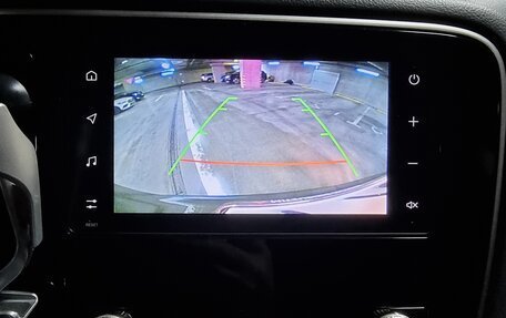 Mitsubishi Outlander III рестайлинг 3, 2021 год, 2 500 000 рублей, 7 фотография