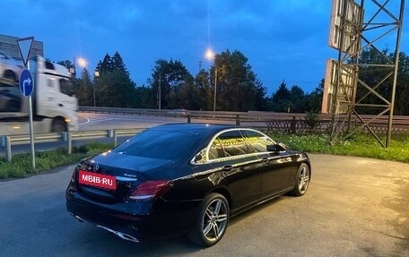 Mercedes-Benz E-Класс, 2018 год, 3 550 000 рублей, 1 фотография