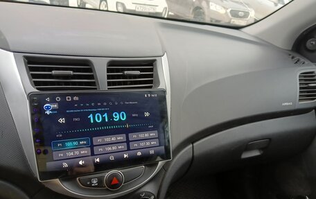 Hyundai Solaris II рестайлинг, 2016 год, 650 000 рублей, 10 фотография