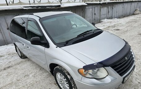 Chrysler Town & Country IV, 2005 год, 875 000 рублей, 4 фотография