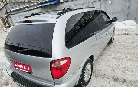 Chrysler Town & Country IV, 2005 год, 875 000 рублей, 3 фотография