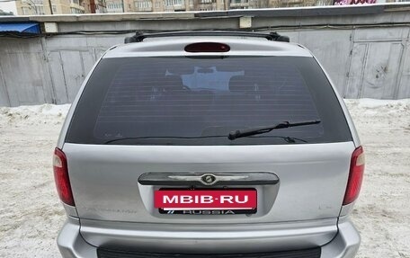 Chrysler Town & Country IV, 2005 год, 875 000 рублей, 8 фотография