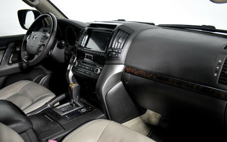 Toyota Land Cruiser 200, 2010 год, 2 900 000 рублей, 13 фотография