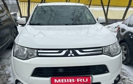 Mitsubishi Outlander III рестайлинг 3, 2012 год, 1 299 000 рублей, 1 фотография