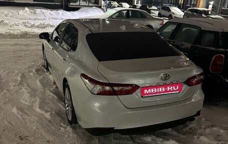 Toyota Camry, 2021 год, 3 550 000 рублей, 2 фотография