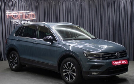 Volkswagen Tiguan II, 2019 год, 2 598 000 рублей, 3 фотография