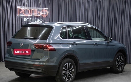 Volkswagen Tiguan II, 2019 год, 2 598 000 рублей, 5 фотография